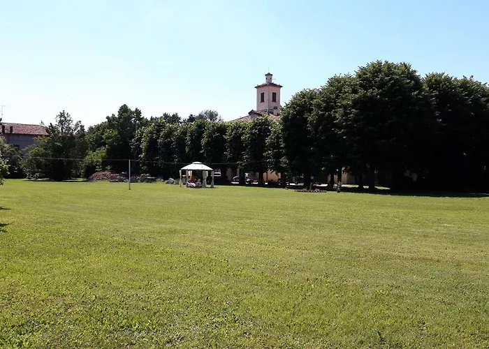 לינה וארוחת בוקר La Torre Di Longara 4*