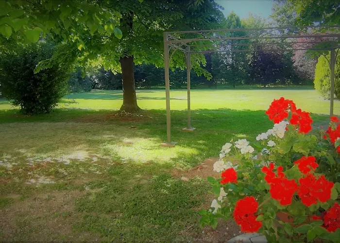 La Torre Di Longara 4* קלדררה די רנו