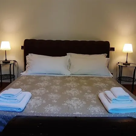 לינה וארוחת בוקר La Torre Di Longara 4*