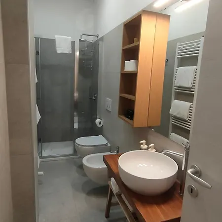 לינה וארוחת בוקר La Torre Di Longara 4*