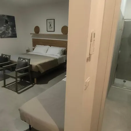 La Torre Di Longara Bed & Breakfast 4*