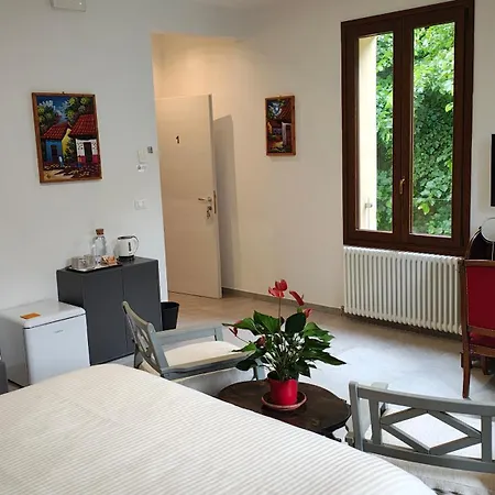 Bed & Breakfast La Torre Di Longara 3*