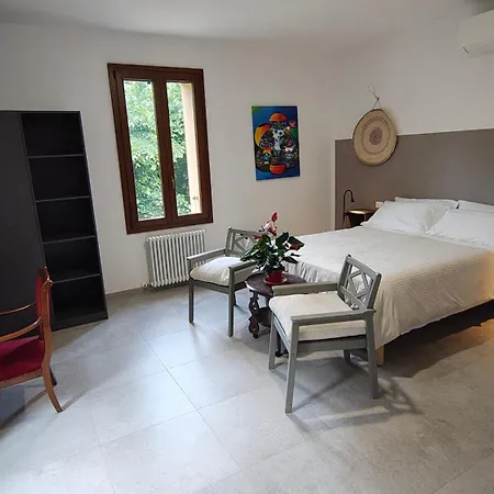 Bed & Breakfast La Torre Di Longara