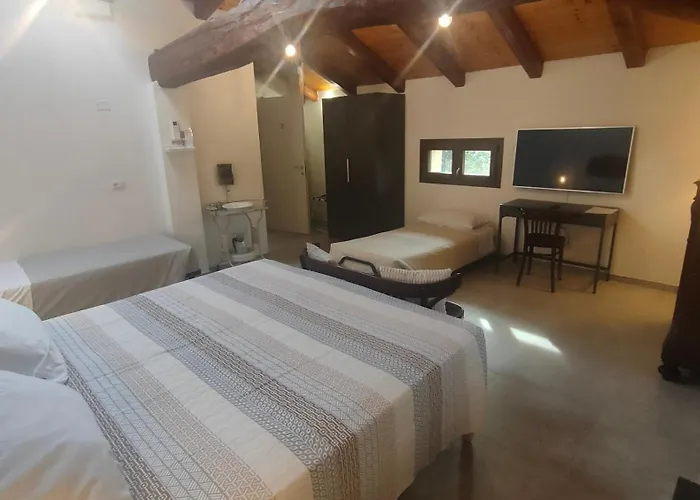 Bed & Breakfast La Torre Di Longara 4*